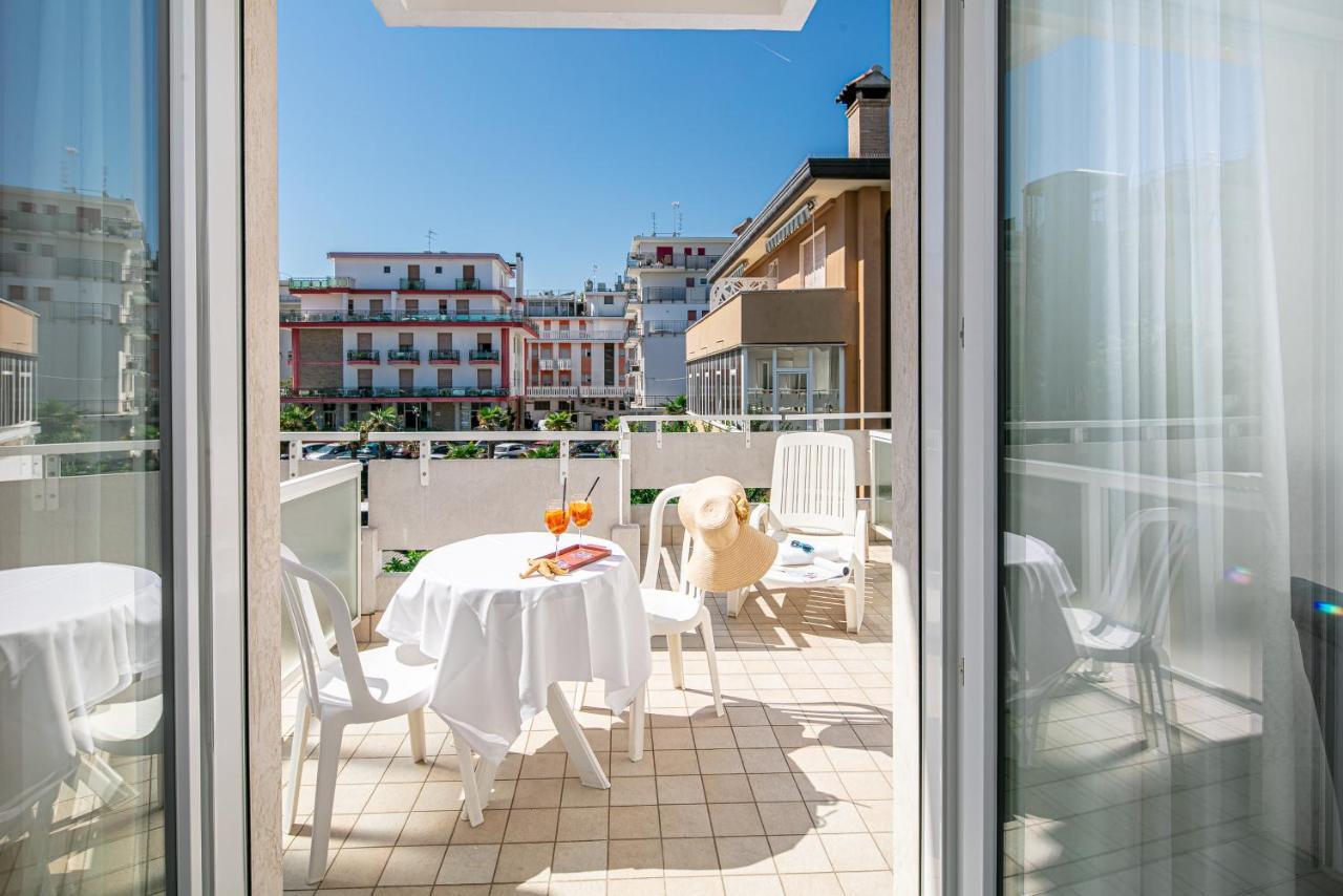 Hotel Pigalle Lido di Jesolo Eksteriør bilde