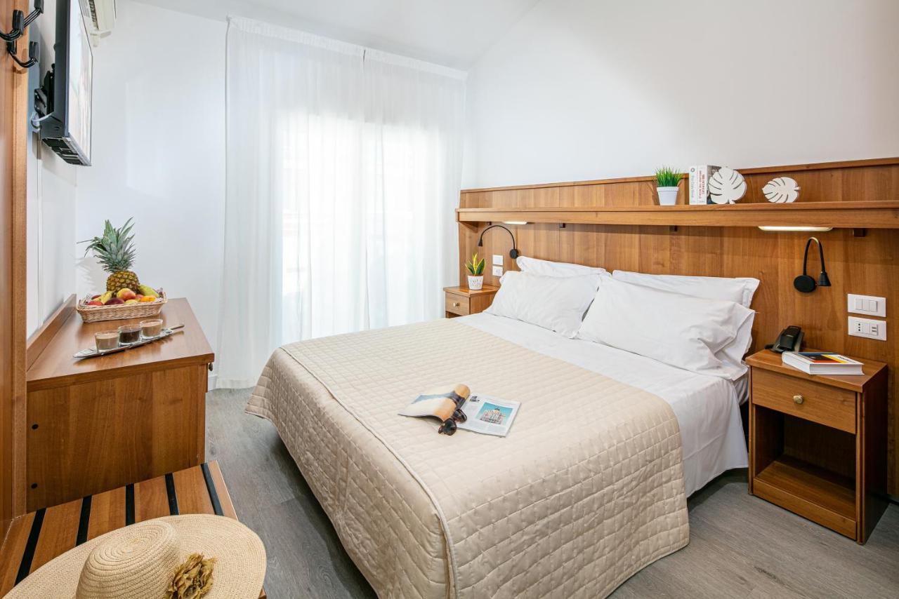 Hotel Pigalle Lido di Jesolo Eksteriør bilde