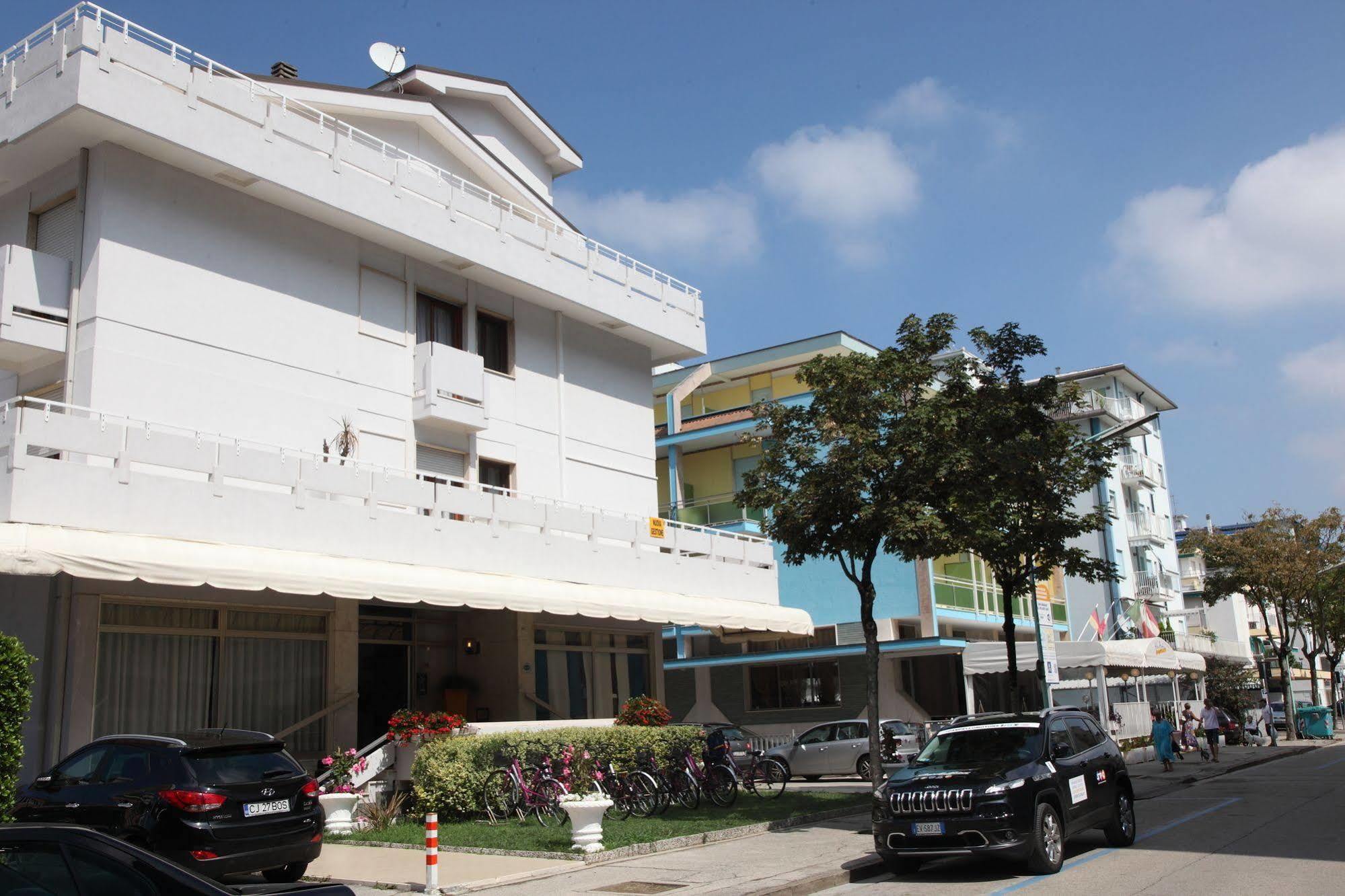 Hotel Pigalle Lido di Jesolo Eksteriør bilde